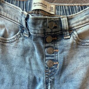 Abercrombie Kids Light Blue High Rise Mini Mom Jeans 5/6 Long